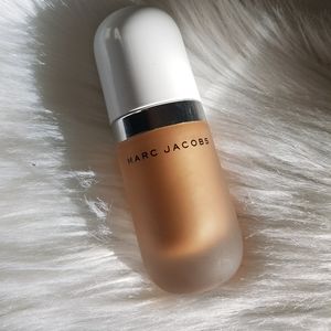 Marc Jacob's Coconut Dew Drops Highlighter in Tantalize